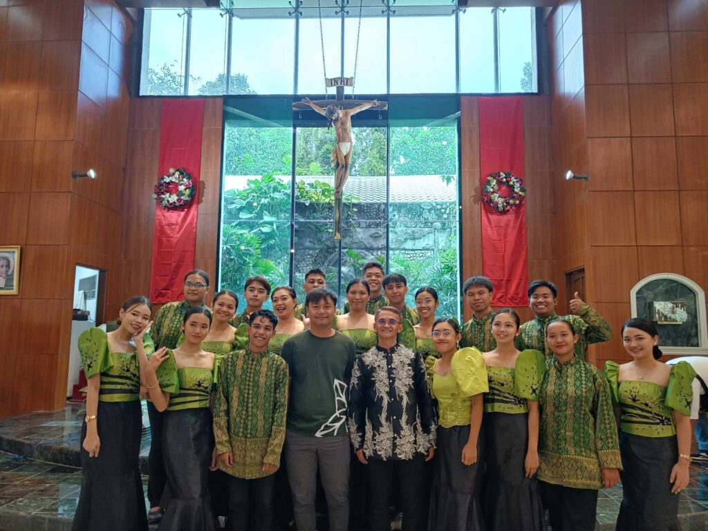 Regal Euphony Chorus sings in Voces Unitas Concert